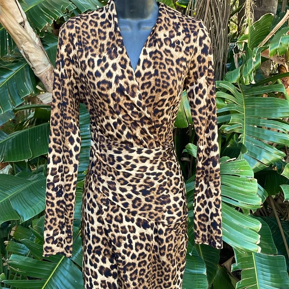 Joseph ribkoff, leopard print, body con asymmetric dress - Picture 3 of 8